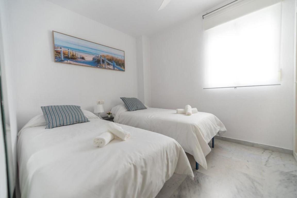 Calabahia Beach Cala Del Moral รินกอนเดลาวิกตอเรีย ภายนอก รูปภาพ